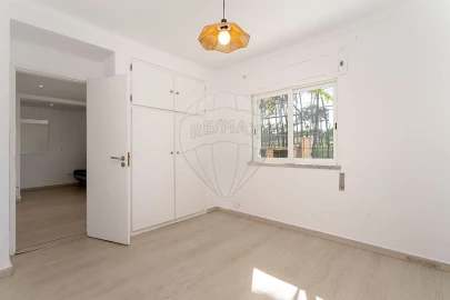 Apartamento T2 para Arrendamento em Charneca de Caparica e Sobreda