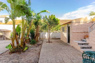 Apartamento T2 para Arrendamento em Charneca de Caparica e Sobreda