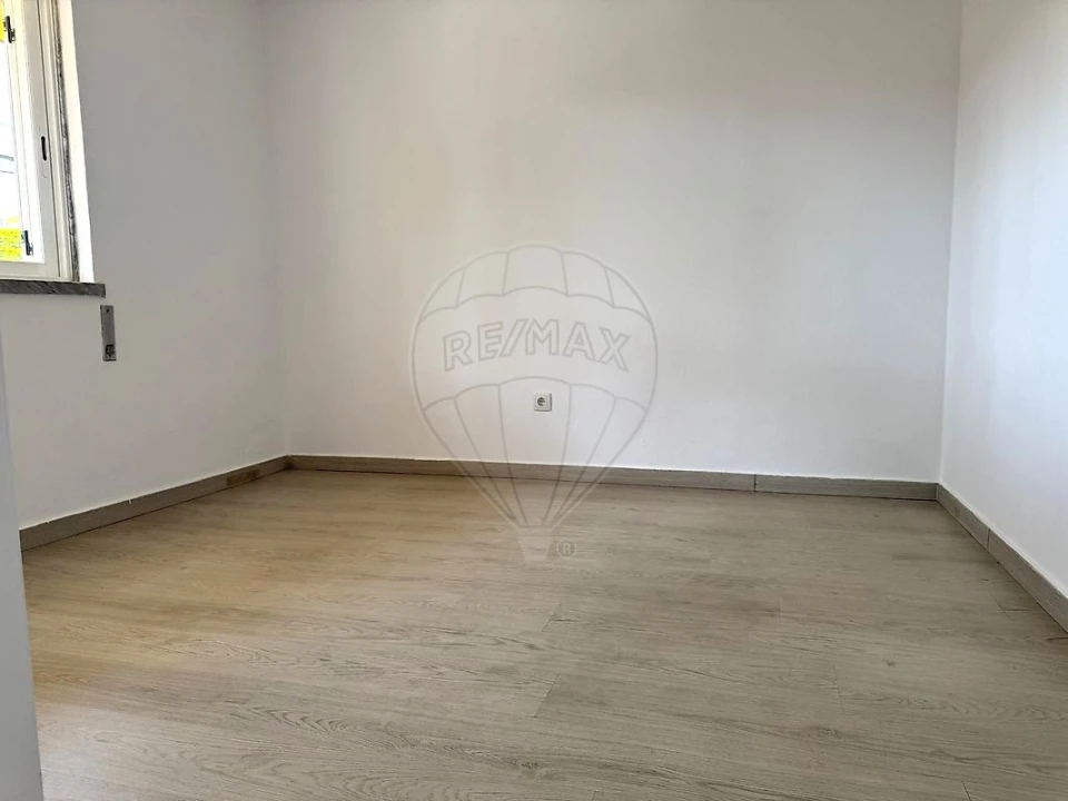 Apartamento T1 para Arrendamento em Charneca de Caparica e Sobreda Foto 8
