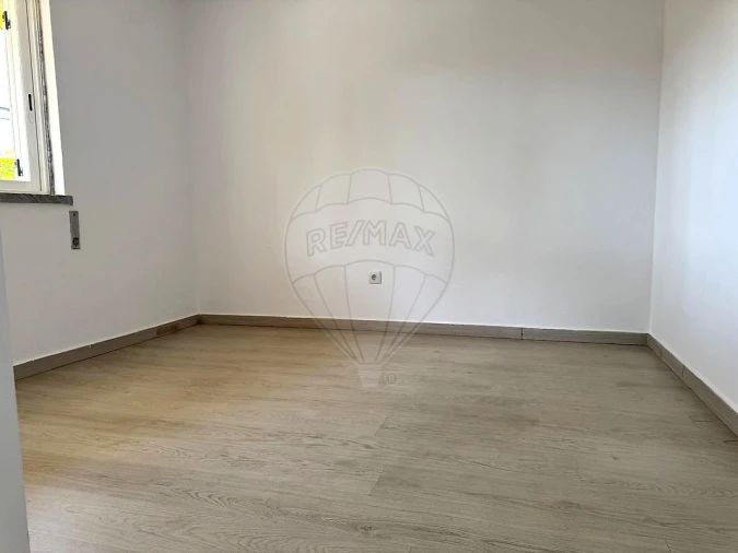 Apartamento T1 para Arrendamento em Charneca de Caparica e Sobreda Foto 8