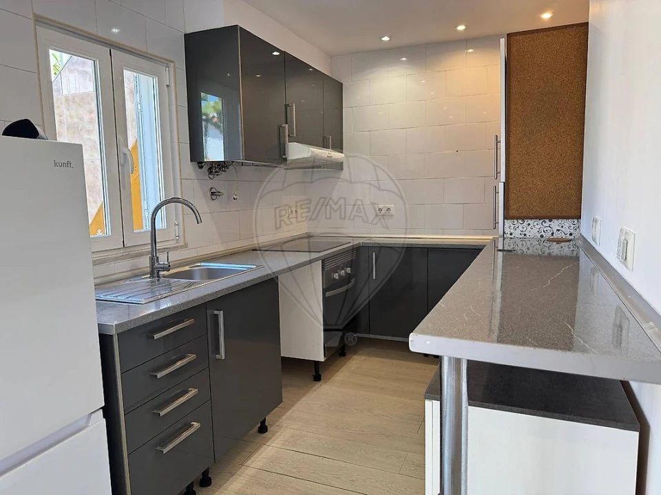 Apartamento T1 para Arrendamento em Charneca de Caparica e Sobreda Foto 16