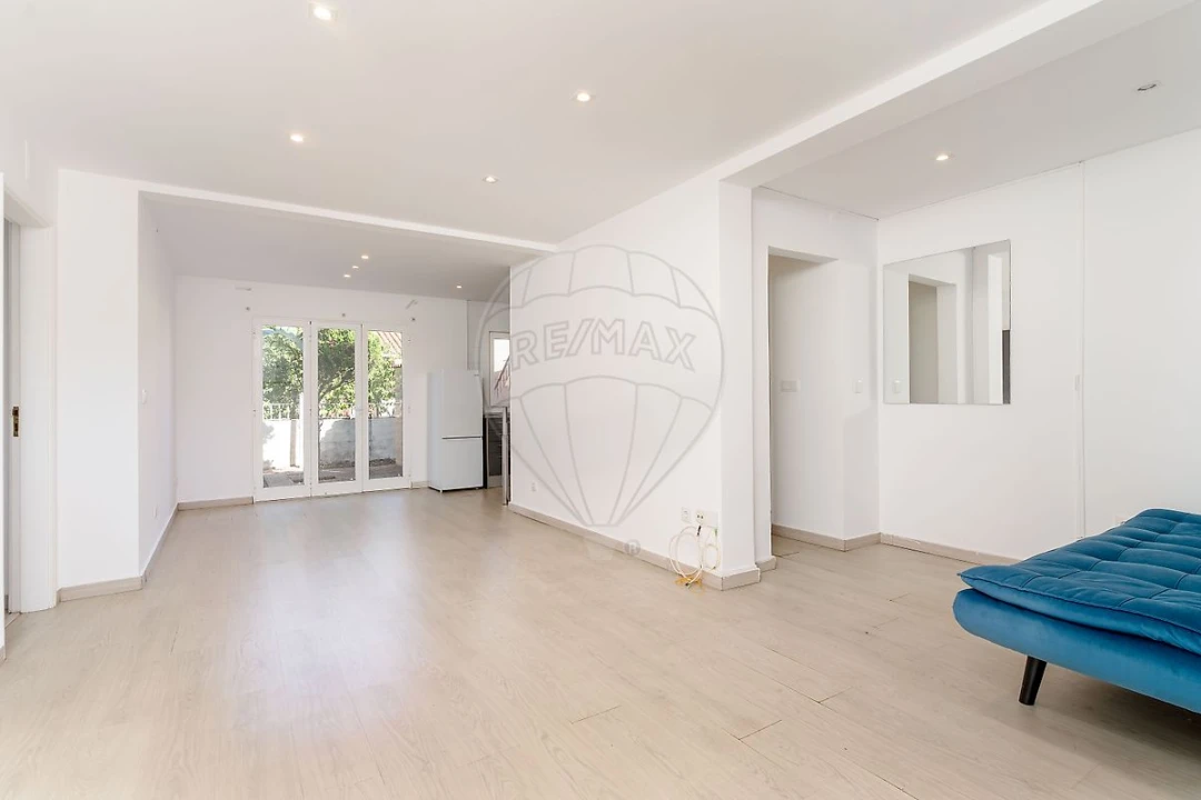 Apartamento T2 para Arrendamento em Charneca de Caparica e Sobreda Foto 8