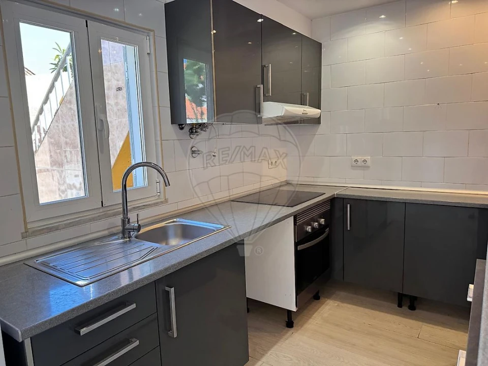 Apartamento T1 para Arrendamento em Charneca de Caparica e Sobreda Foto 13