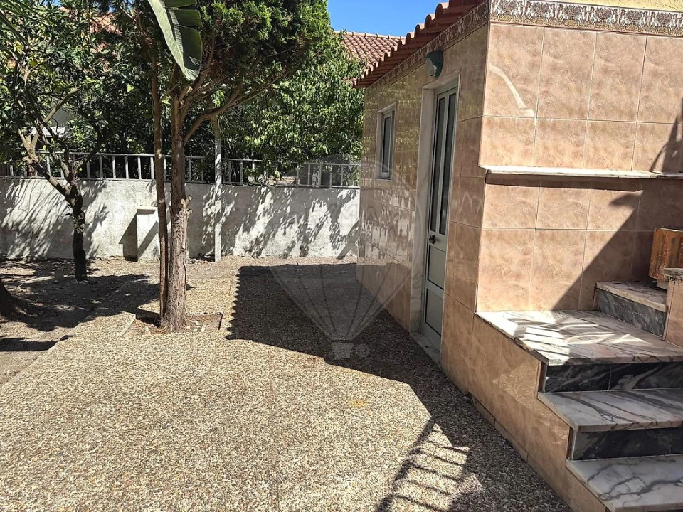 Apartamento T1 para Arrendamento em Charneca de Caparica e Sobreda Foto 4