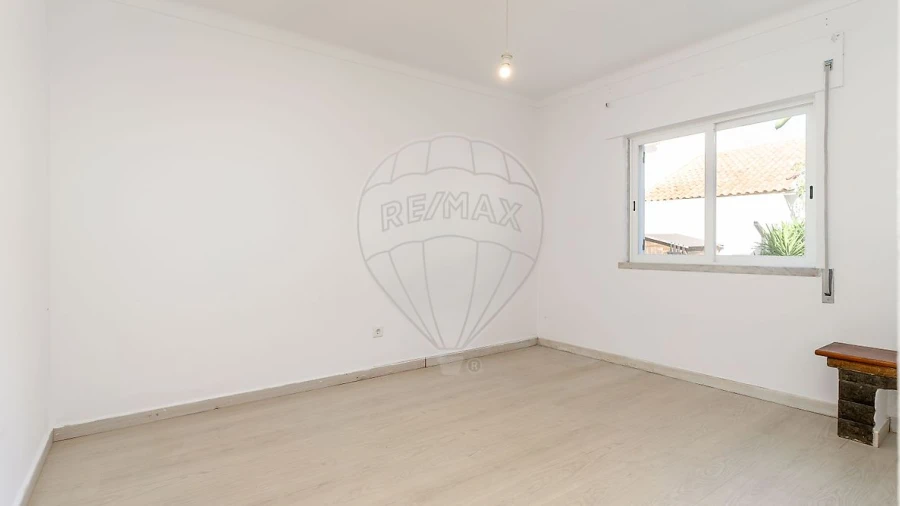 Apartamento T2 para Arrendamento em Charneca de Caparica e Sobreda