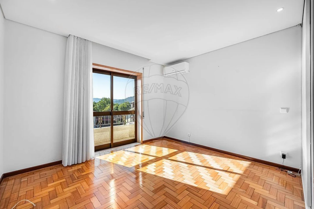 Moradia T4 para Venda em Braga (Maximinos, Sé e Cividade) Foto 23