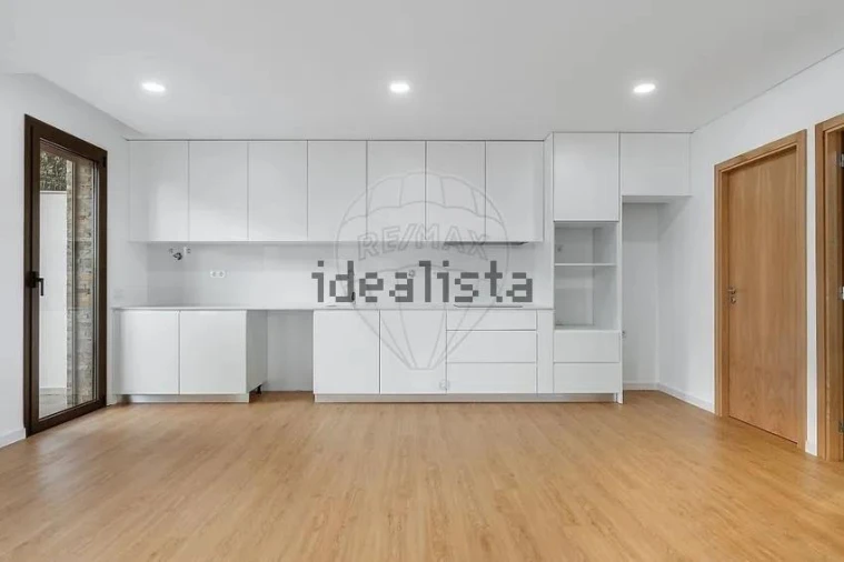 Moradia T3 para Venda em Idães Foto 14