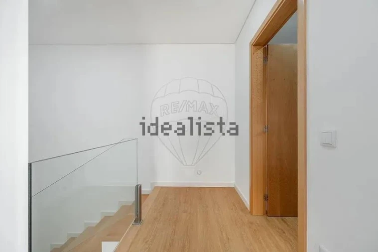 Moradia T3 para Venda em Idães Foto 18