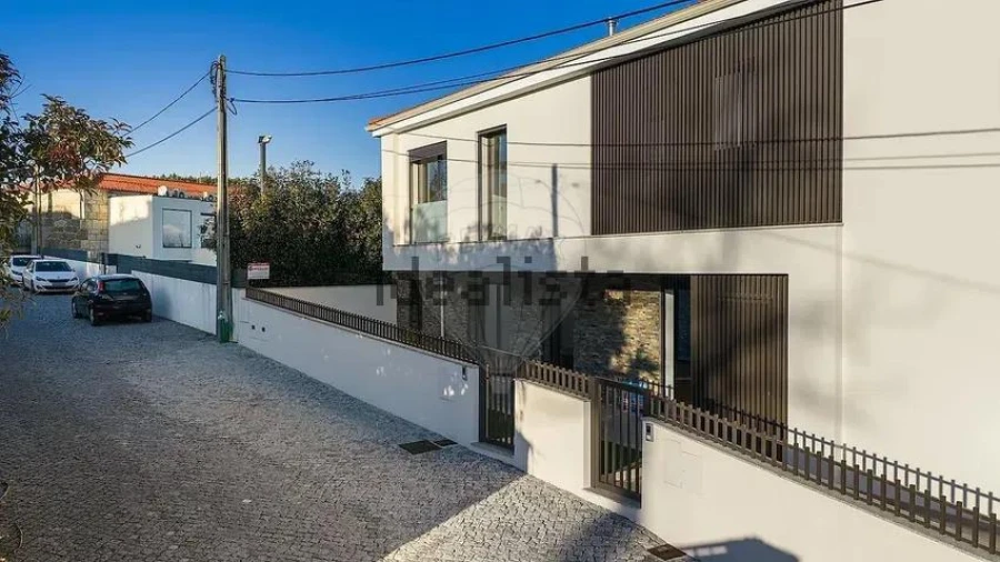 Moradia T3 para Venda em Idães Foto 8
