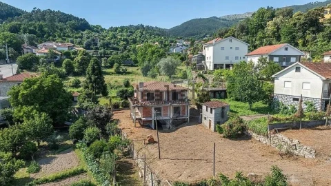Moradia T3 para Venda em Bouro (Santa Maria)
