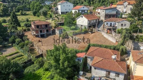 Moradia T3 para Venda em Bouro (Santa Maria)