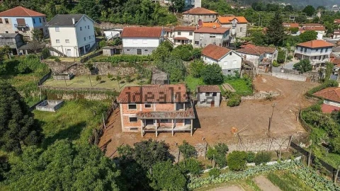 Moradia T3 para Venda em Bouro (Santa Maria)