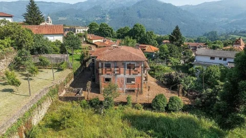 Moradia T3 para Venda em Bouro (Santa Maria)
