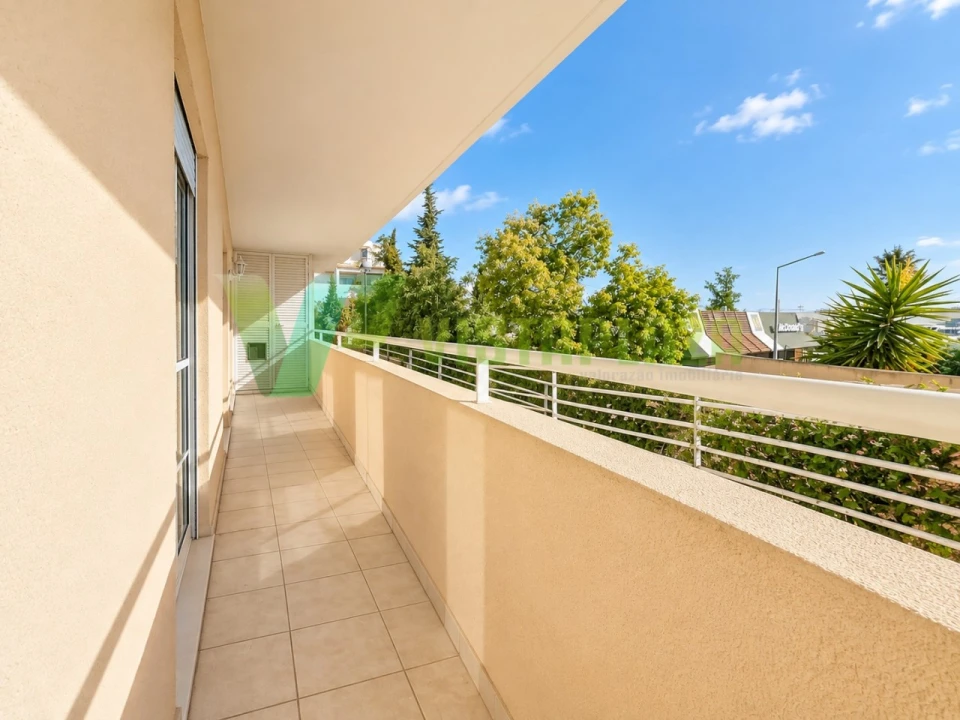 Apartamento T2 para Venda em Portimão Foto 4