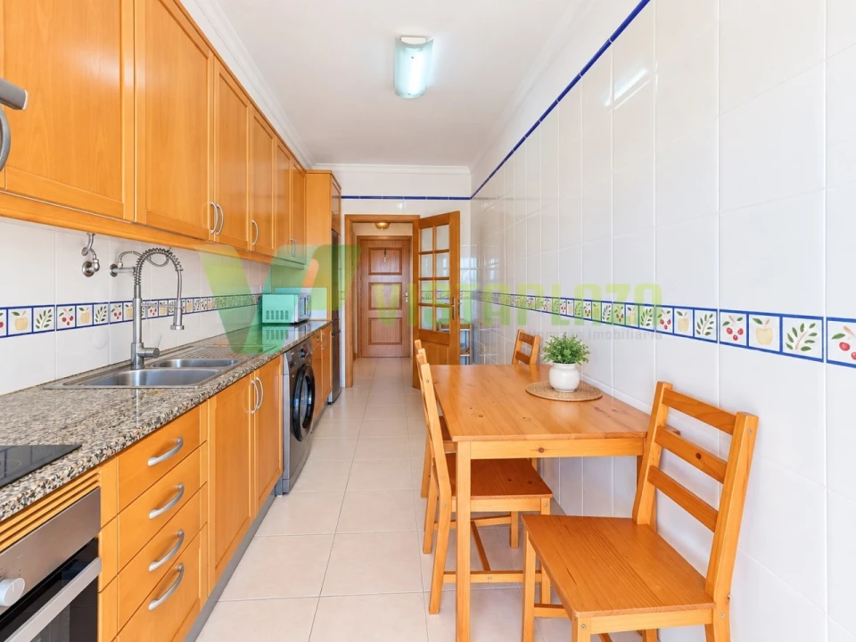 Apartamento T2 para Venda em Portimão Foto 8