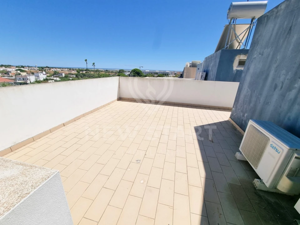 Moradia T3 para Venda em Quelfes Foto 30