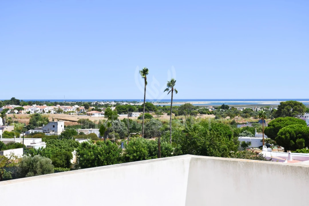 Moradia T3 para Venda em Quelfes Foto 33