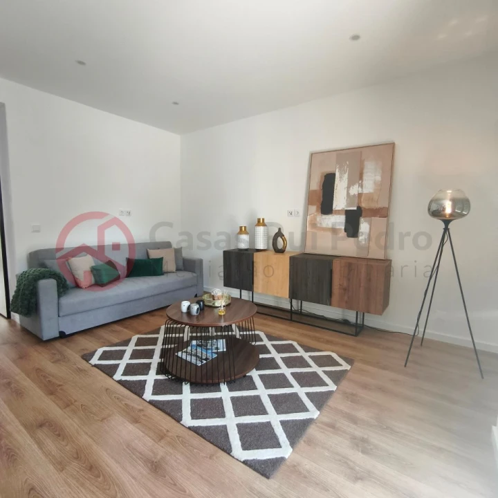 Apartamento T3 para Venda em Benfica Foto 2