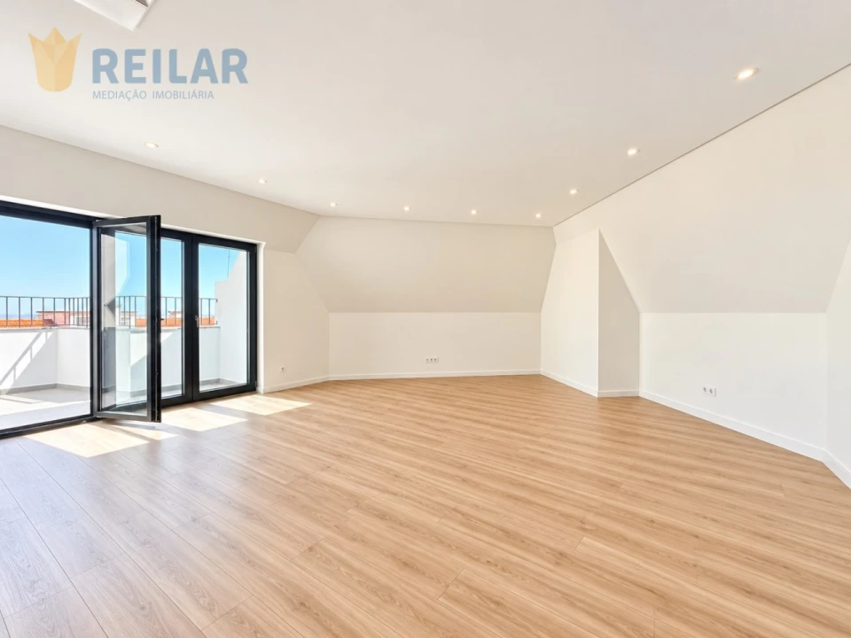 Apartamento T3 para Venda em Santa Iria de Azoia, São João da Talha e Bobadela Foto 4