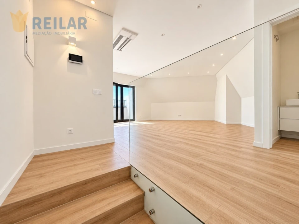 Apartamento T3 para Venda em Santa Iria de Azoia, São João da Talha e Bobadela Foto 15
