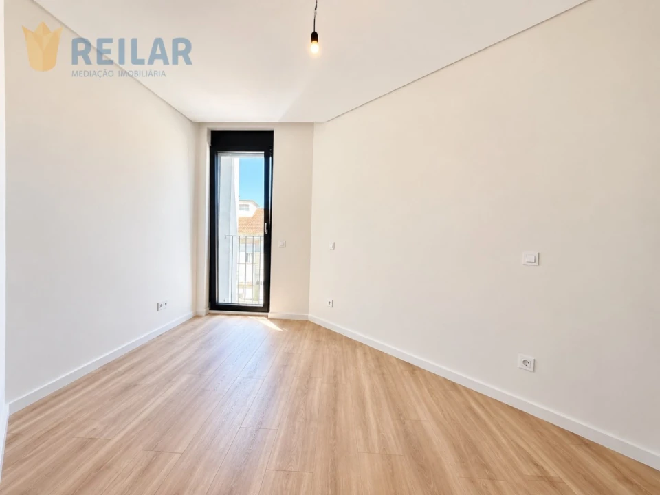 Apartamento T3 para Venda em Santa Iria de Azoia, São João da Talha e Bobadela Foto 25