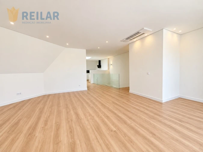 Apartamento T3 para Venda em Santa Iria de Azoia, São João da Talha e Bobadela Foto 8