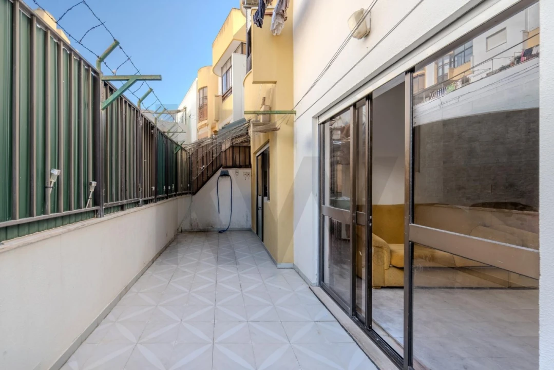 Apartamento T3 para Venda em Laranjeiro e Feijó Foto 2