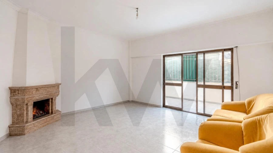 Apartamento T3 para Venda em Laranjeiro e Feijó