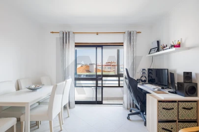 Apartamento T2 para Venda em Massamá e Monte Abraão
