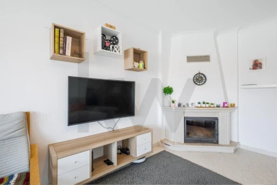 Apartamento T2 para Venda em Massamá e Monte Abraão