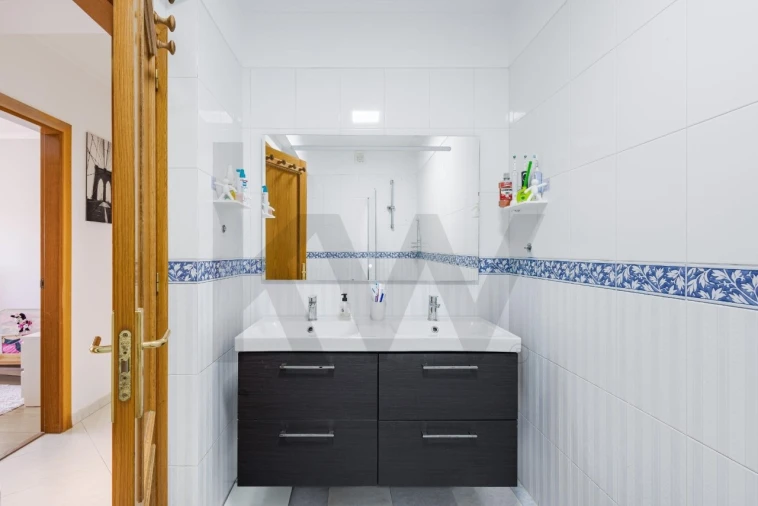 Apartamento T2 para Venda em Massamá e Monte Abraão Foto 22
