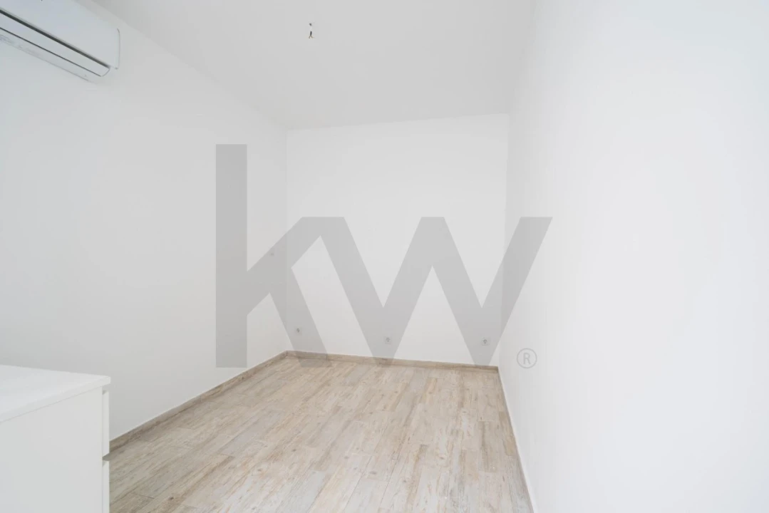 Apartamento T1 para Venda em Algés, Linda-A-Velha e Cruz Quebrada-Dafundo Foto 1