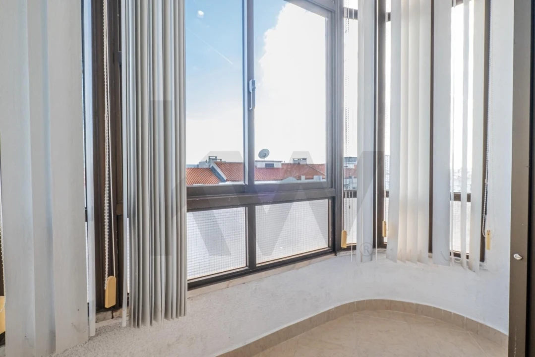 Apartamento T3 para Venda em Almada, Cova da Piedade, Pragal e Cacilhas Foto 29