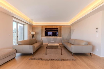 Apartamento T3 para Venda em Campolide