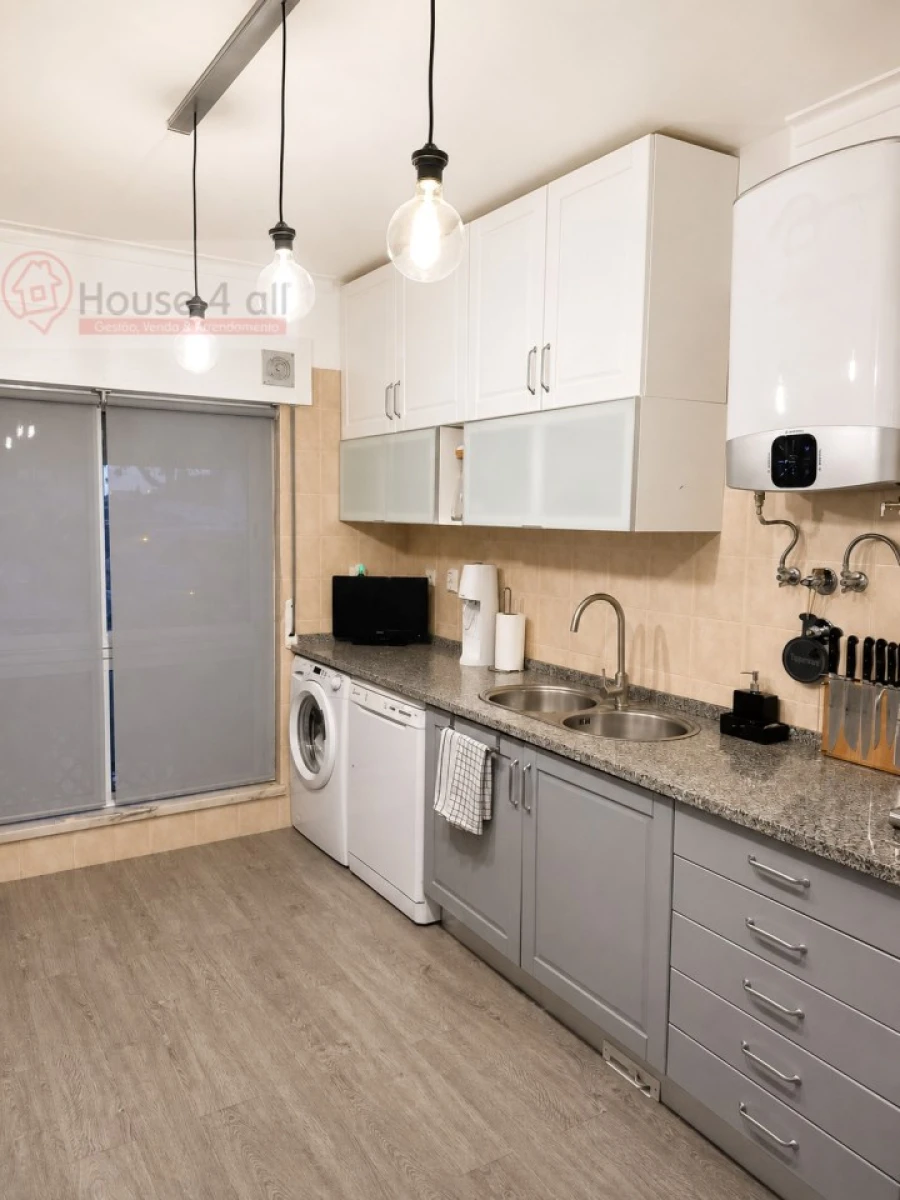 Apartamento T3 para Venda em São Domingos de Rana Foto 2