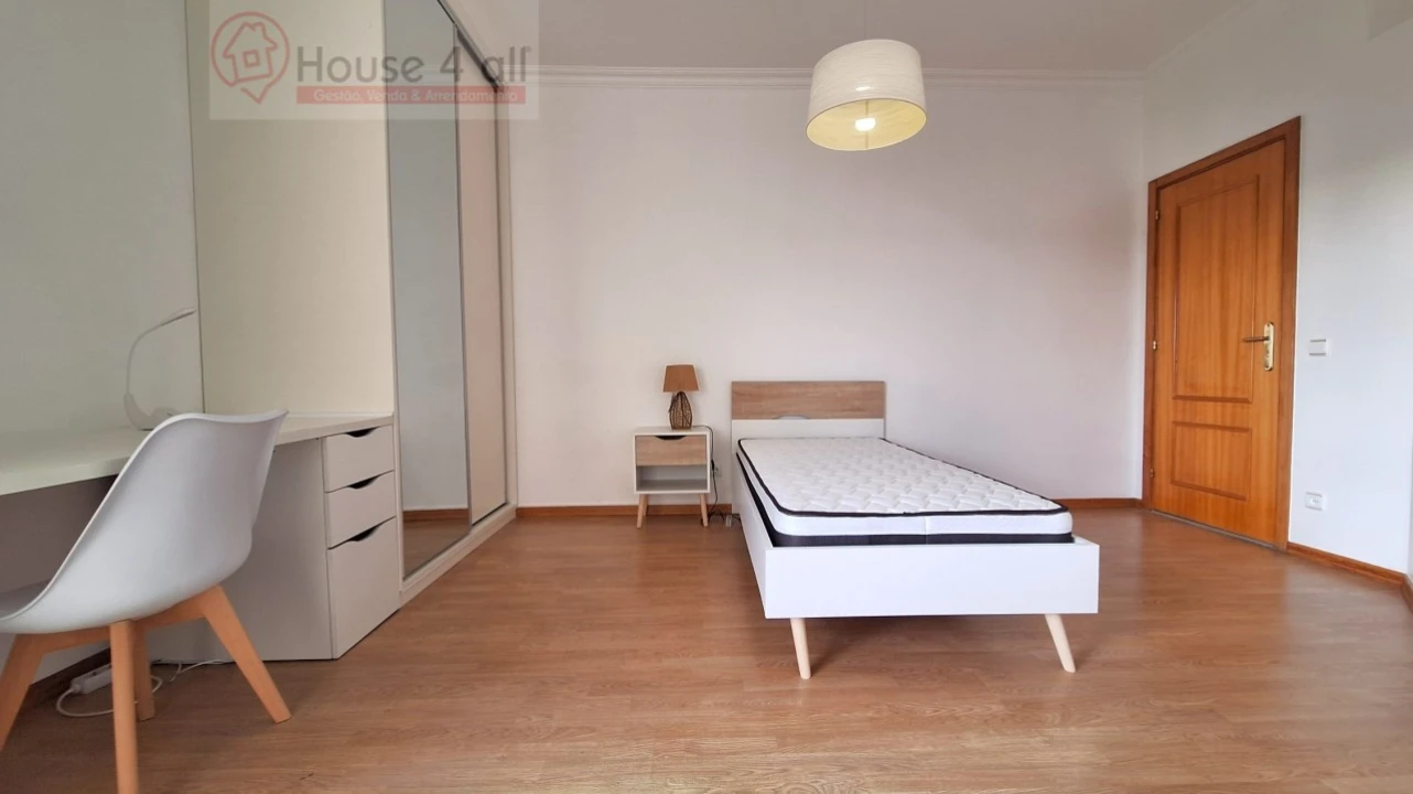 Quarto para Arrendamento em Nossa Senhora do Pópulo, Coto e São Gregório Foto 2