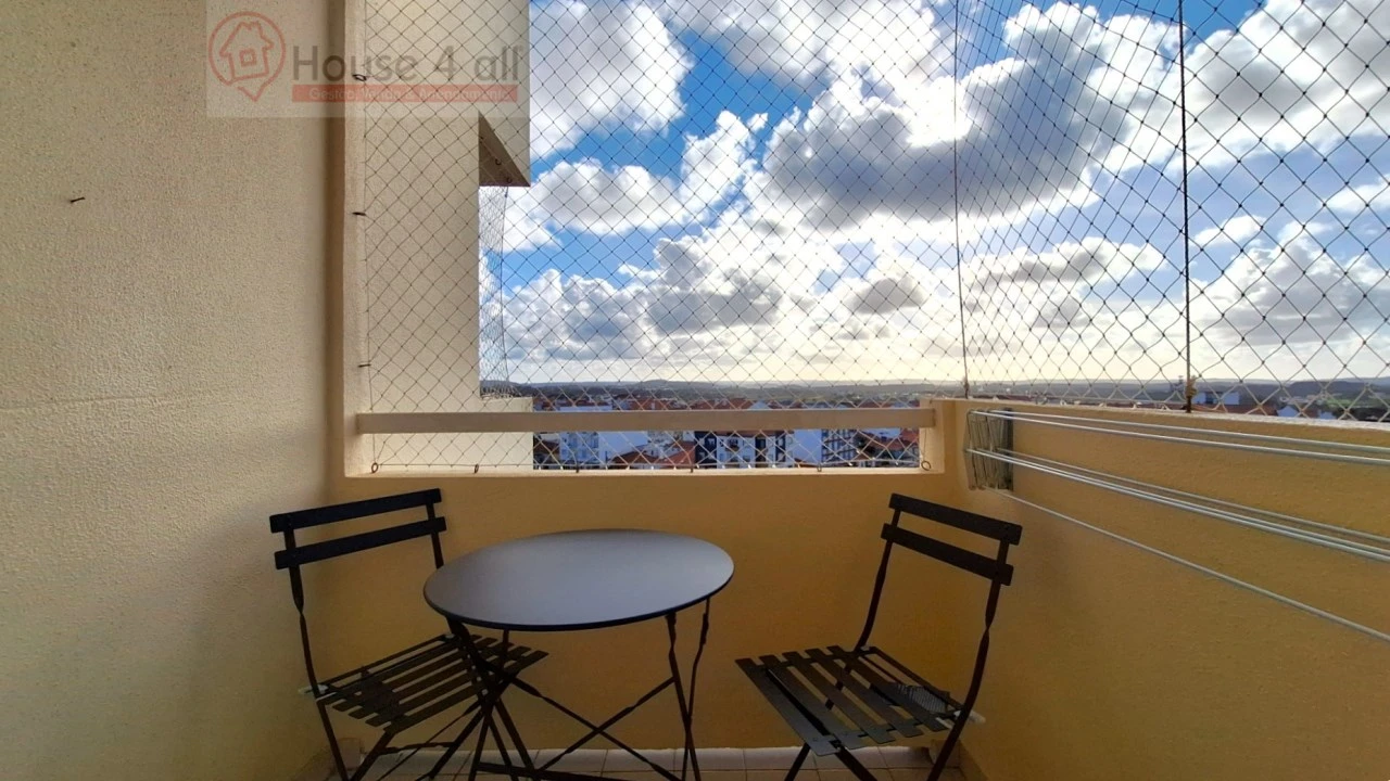 Quarto para Arrendamento em Nossa Senhora do Pópulo, Coto e São Gregório Foto 3