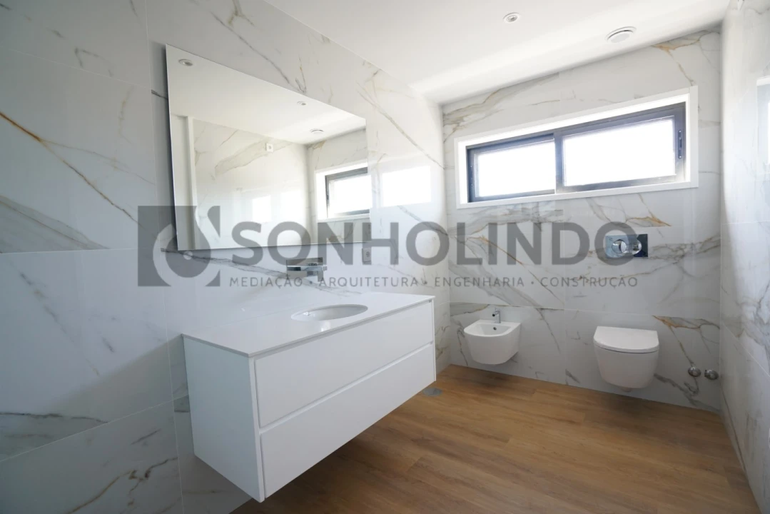 Moradia T3 para Venda em Cidade da Maia Foto 22