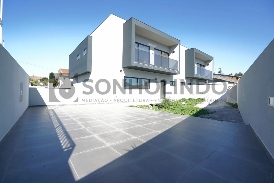 Moradia T3 para Venda em Cidade da Maia Foto 24