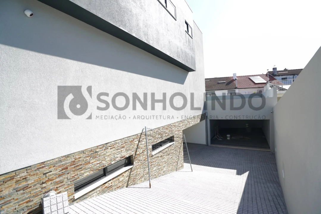 Moradia T3 para Venda em Cidade da Maia Foto 26