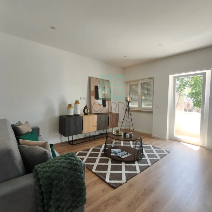 Apartamento T3 para Venda em Benfica Foto 4