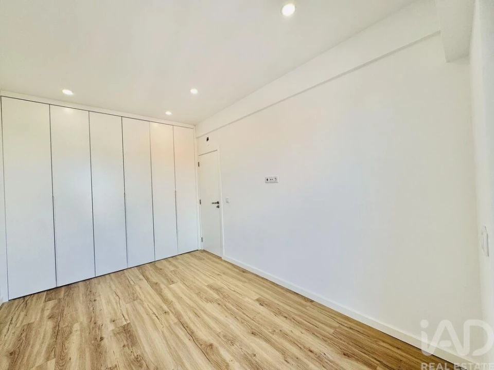 Apartamento T1 para Venda em Amora Foto 10