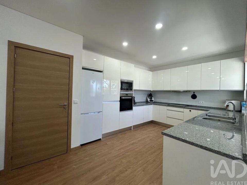 Apartamento T3 para Venda em Nelas Foto 6