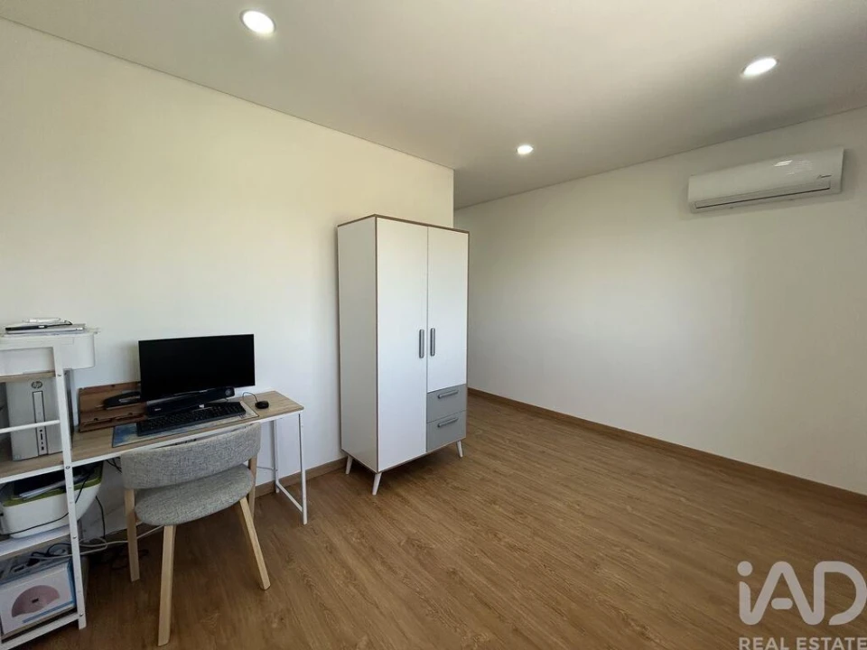 Apartamento T3 para Venda em Nelas Foto 17