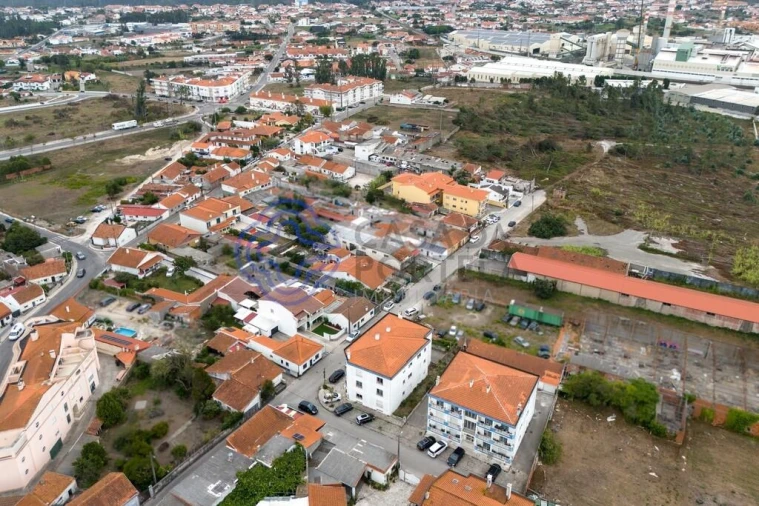 Apartamento T3 para Venda em Marinha Grande Foto 2