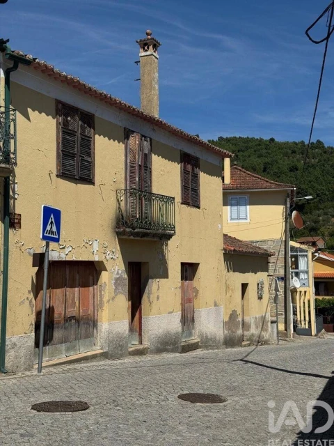 Moradia T3 para Venda em Pinheiros e Vale de Figueira
