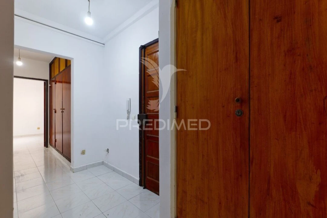Apartamento T2 para Venda em Corroios Foto 9