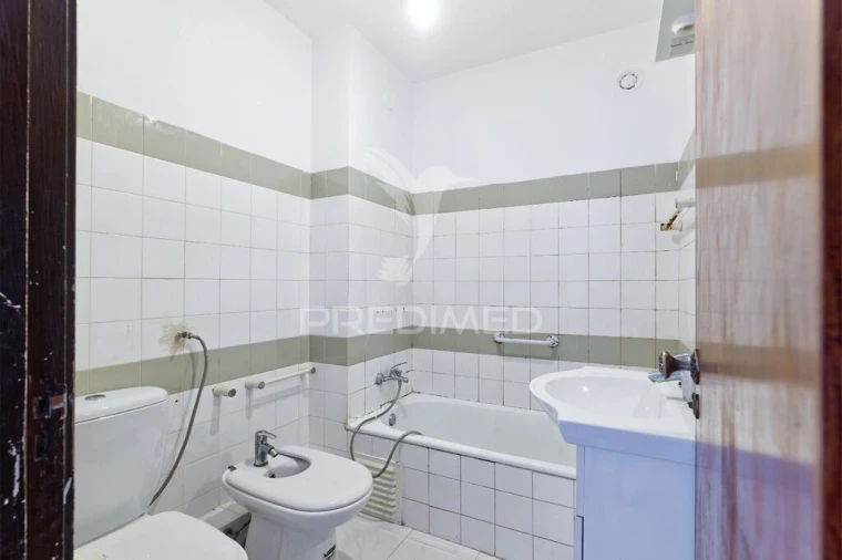 Apartamento T2 para Venda em Corroios Foto 18