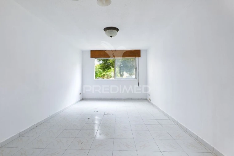 Apartamento T2 para Venda em Corroios Foto 2