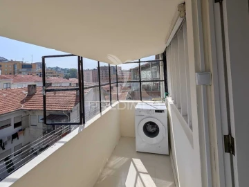 Apartamento T2 para Venda em Mafamude e Vilar do Paraíso